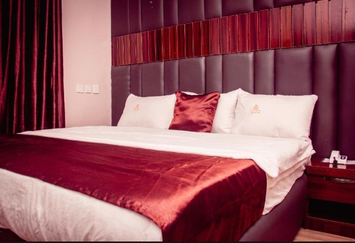 Hotel D Ritz Owode Ede المظهر الخارجي الصورة
