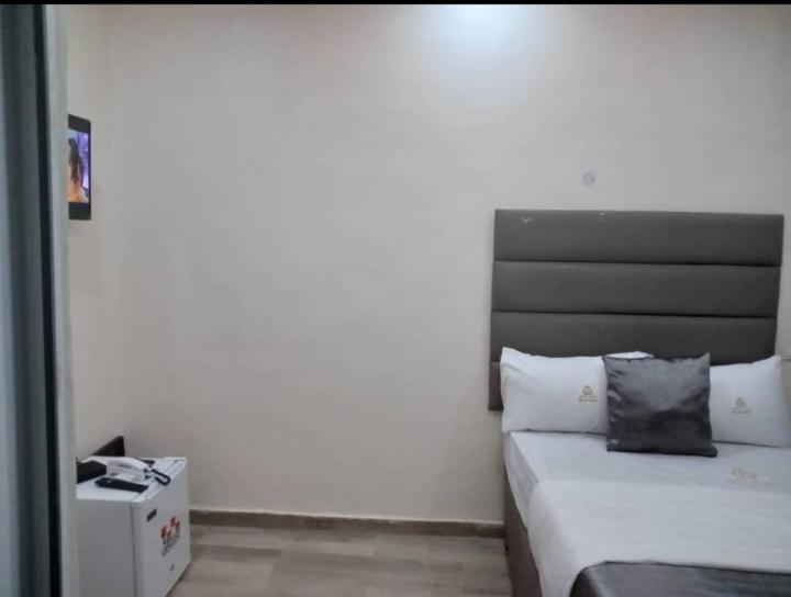 Hotel D Ritz Owode Ede المظهر الخارجي الصورة